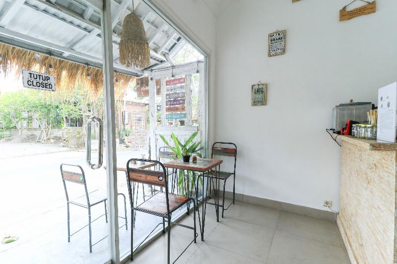 The Wina Echo Beach Guesthouse by ZUZU - Restoran