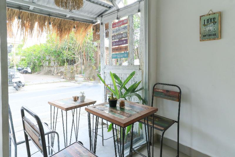 The Wina Echo Beach Guesthouse by ZUZU - Restoran