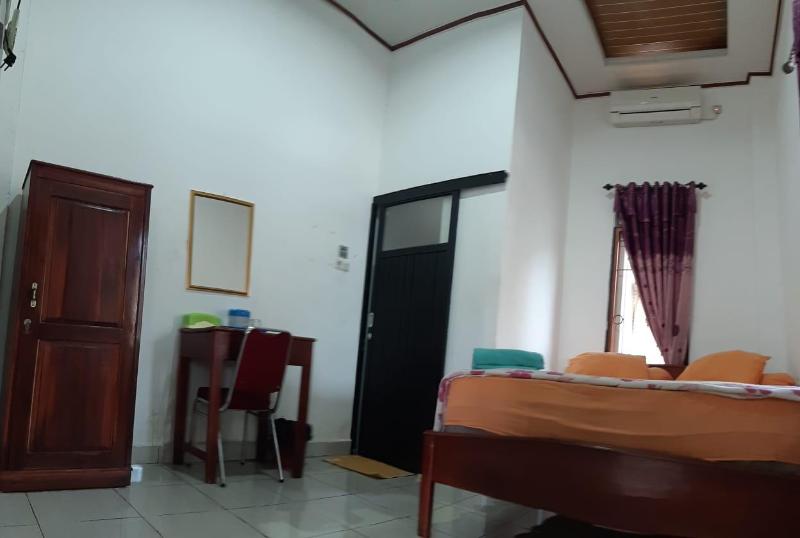 Losmen Ibu Hj. Tarjo - Oda