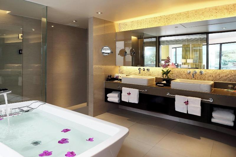 Le Meridien Phuket Beach Resort - Oda