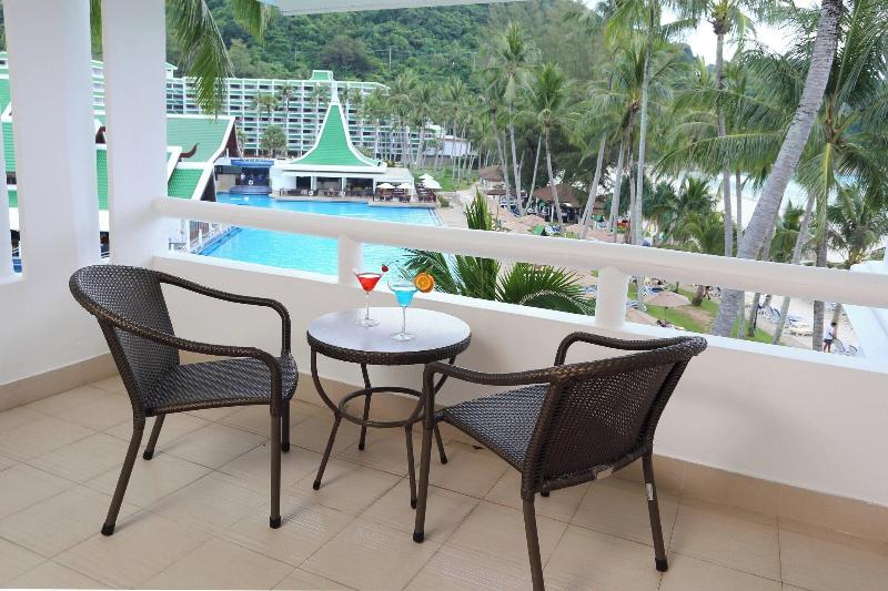 Le Meridien Phuket Beach Resort - Havuz