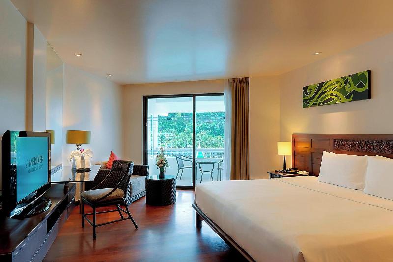 Le Meridien Phuket Beach Resort - Havuz