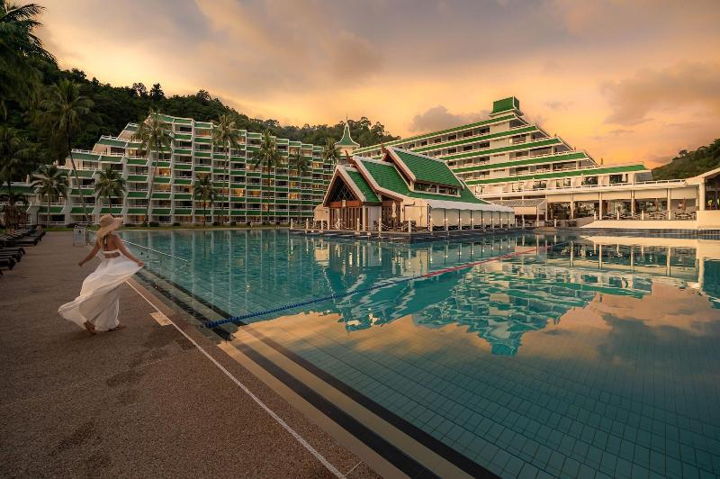 Le Meridien Phuket Beach Resort - Havuz