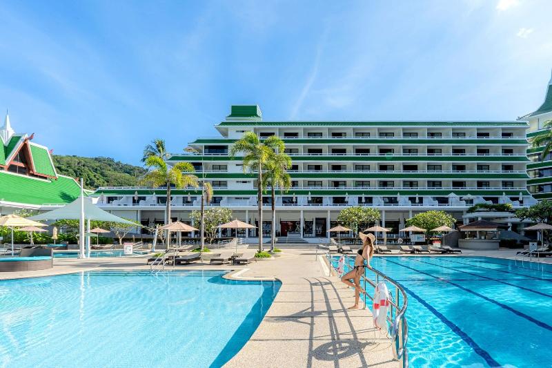 Le Meridien Phuket Beach Resort - Havuz