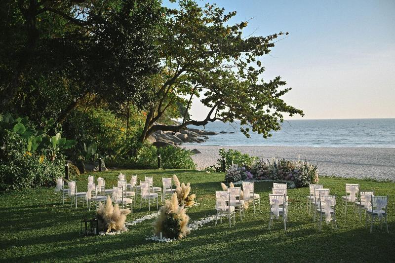 Le Meridien Phuket Beach Resort - Plaj