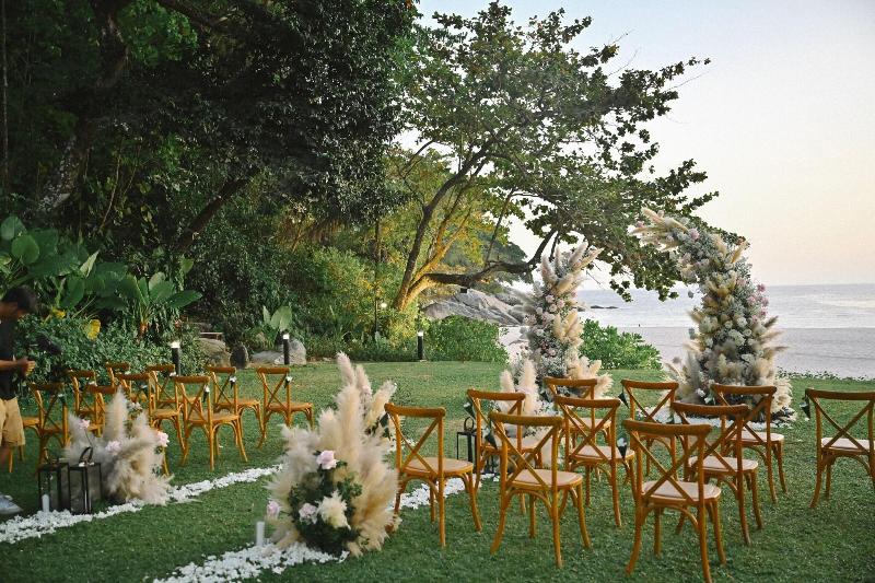 Le Meridien Phuket Beach Resort - Plaj