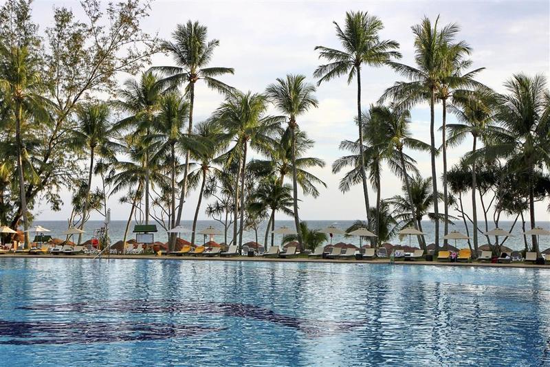 Le Meridien Phuket Beach Resort - Plaj