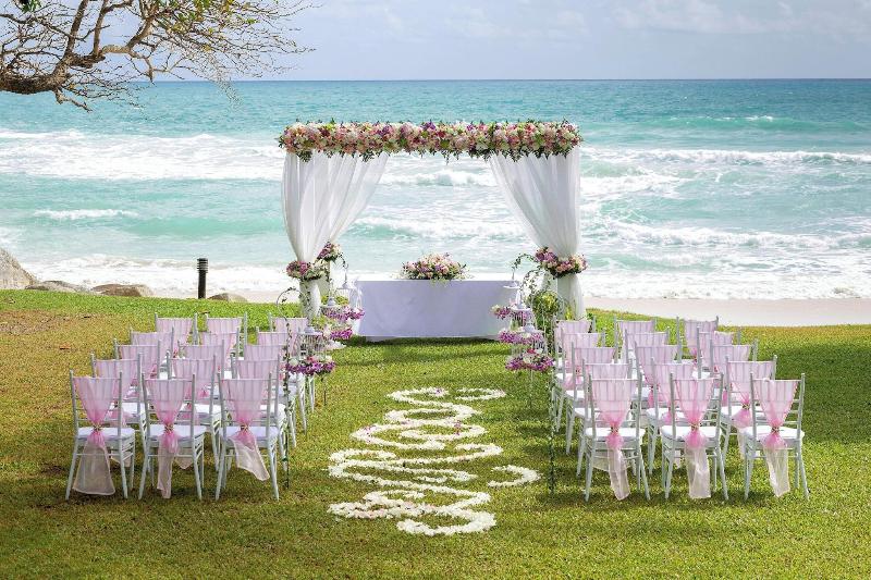 Le Meridien Phuket Beach Resort - Plaj