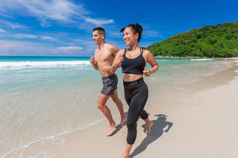 Le Meridien Phuket Beach Resort - Plaj