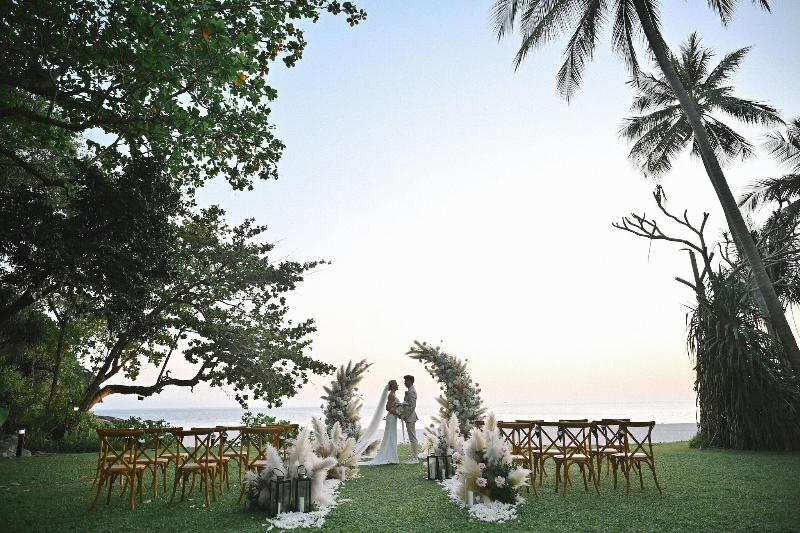 Le Meridien Phuket Beach Resort - Plaj