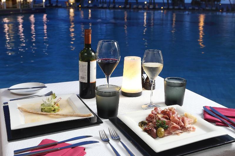 Le Meridien Phuket Beach Resort - Restoran