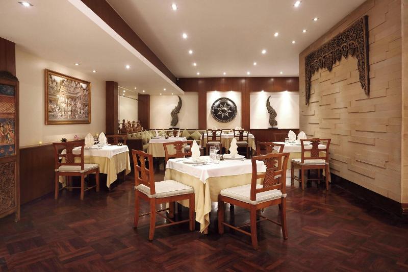 Le Meridien Phuket Beach Resort - Restoran