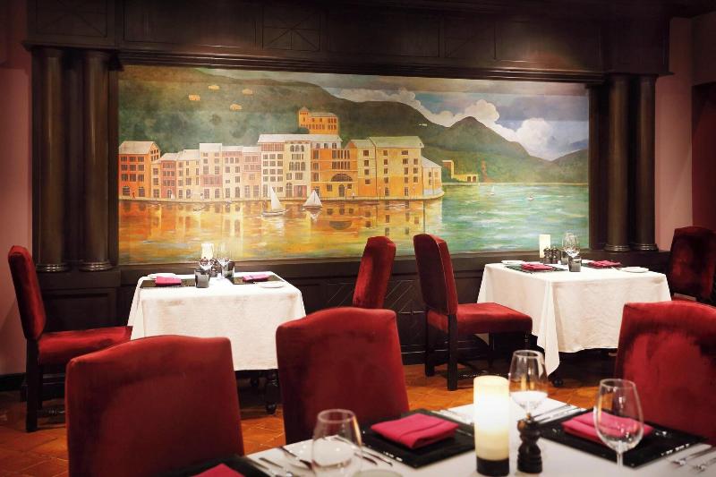 Le Meridien Phuket Beach Resort - Restoran