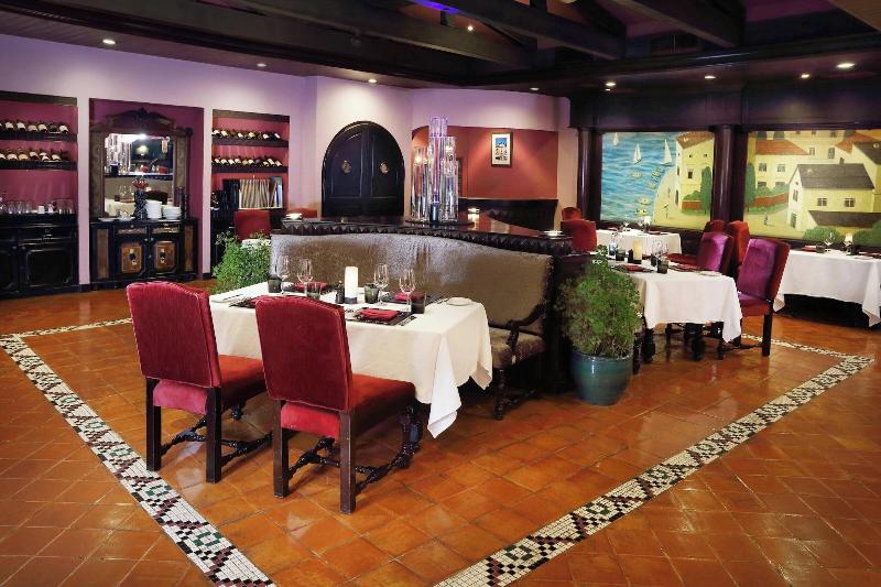 Le Meridien Phuket Beach Resort - Restoran