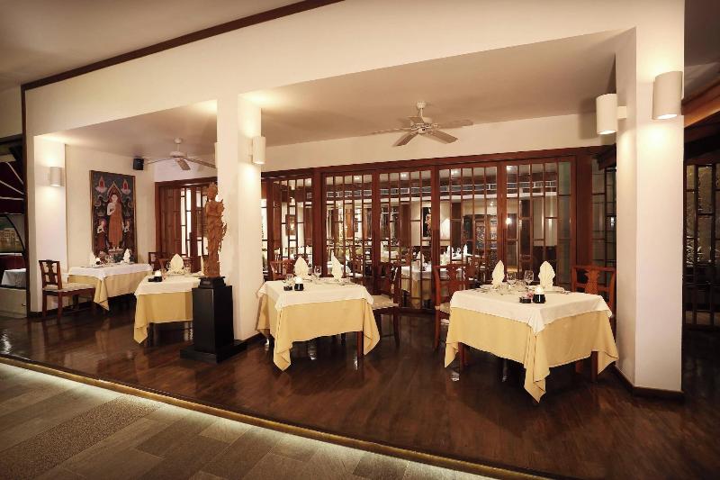 Le Meridien Phuket Beach Resort - Restoran