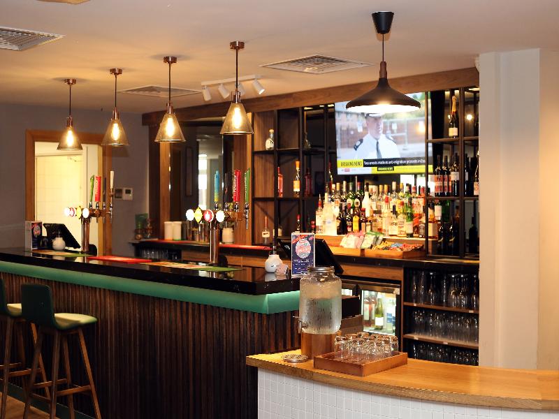 Holiday Inn Basingstoke - Bar