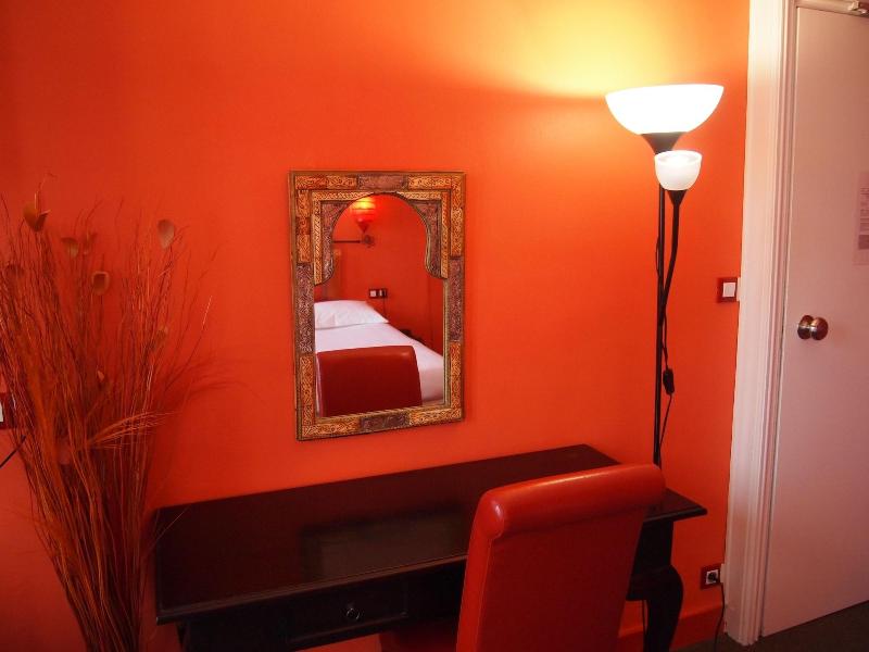 Hôtel Colbert Tours - Oda