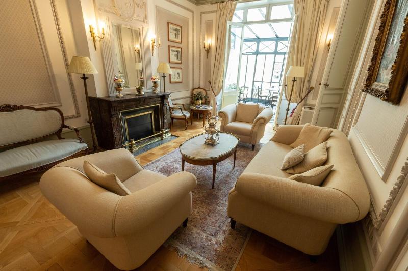Villa Victor Louis - Genel