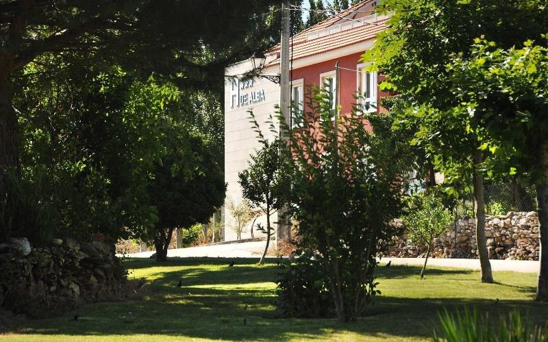Hotel De Alba - Genel