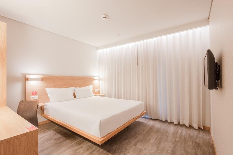 Moov Hotel Porto Norte - Oda