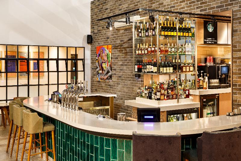 Holiday Inn Brentwood - Bar