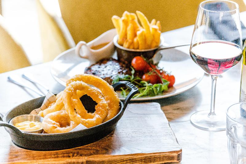 Holiday Inn Brentwood - Restoran