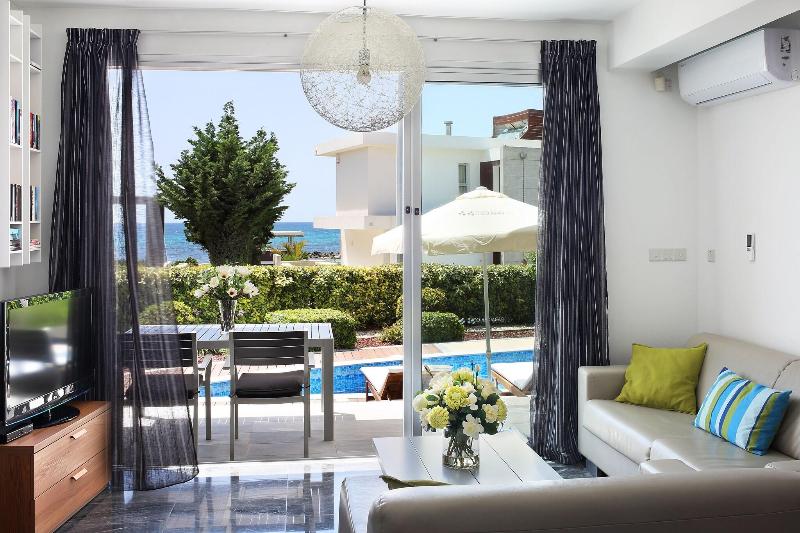 Paradise Cove Luxurious Beach Villas - Lobi