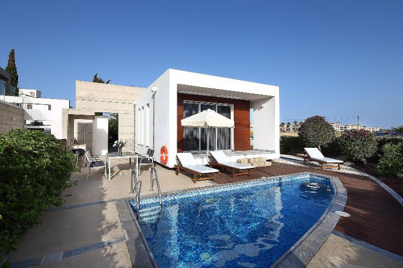 Paradise Cove Luxurious Beach Villas - Oda