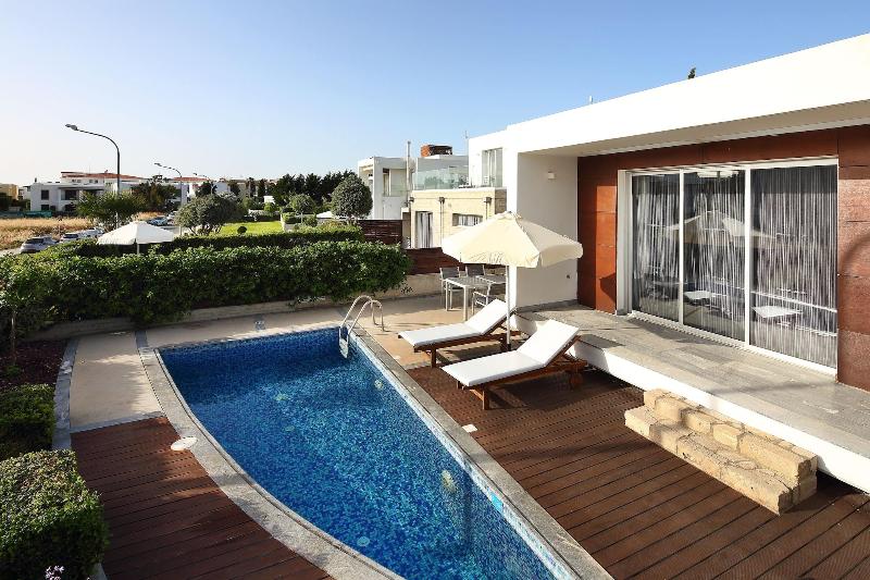 Paradise Cove Luxurious Beach Villas - Oda