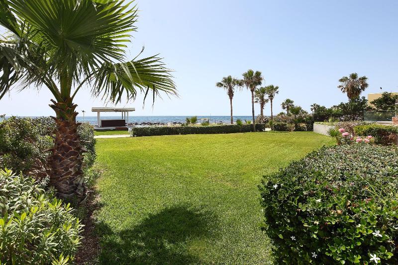 Paradise Cove Luxurious Beach Villas - Oda