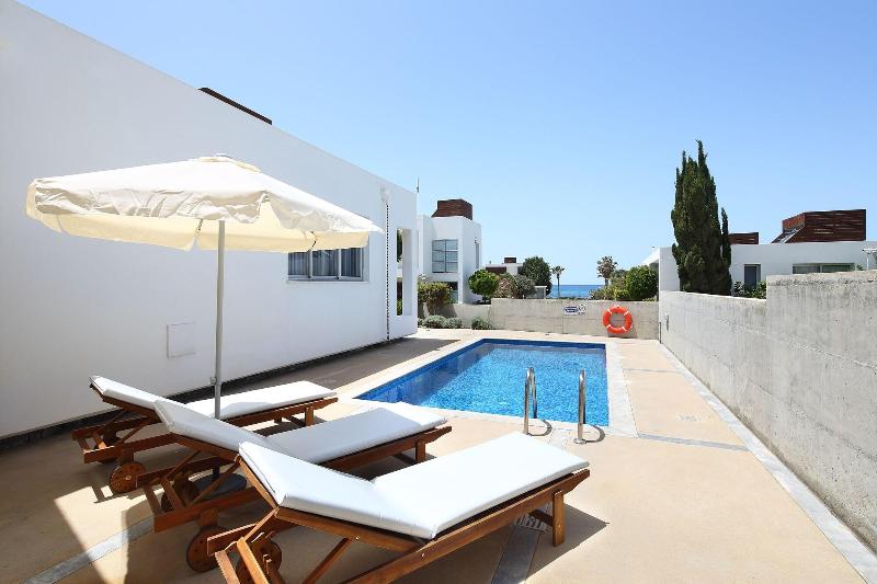 Paradise Cove Luxurious Beach Villas - Oda