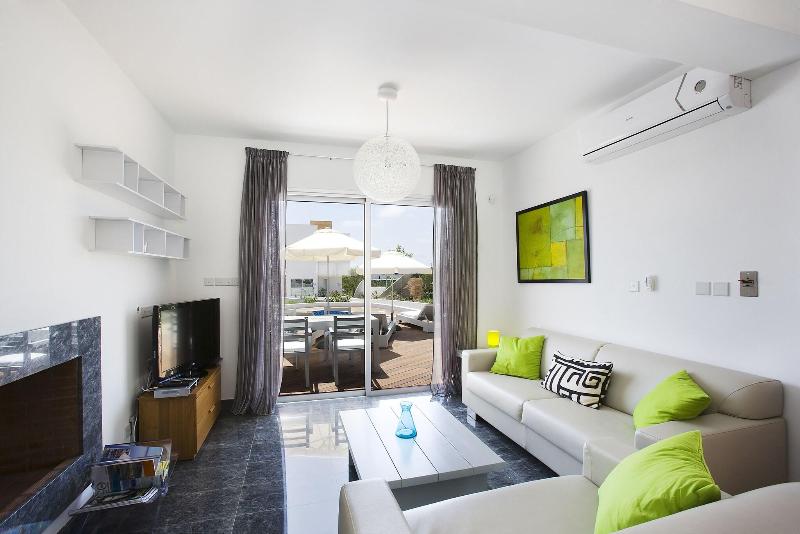 Paradise Cove Luxurious Beach Villas - Oda