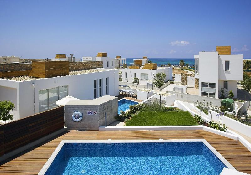 Paradise Cove Luxurious Beach Villas - Oda