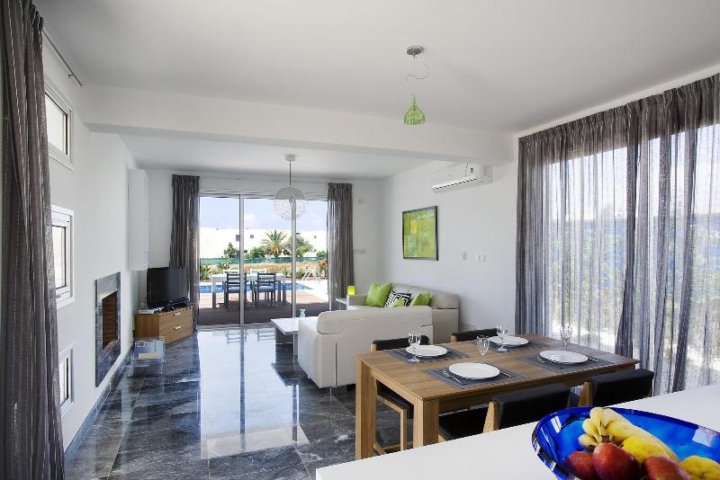 Paradise Cove Luxurious Beach Villas - Oda