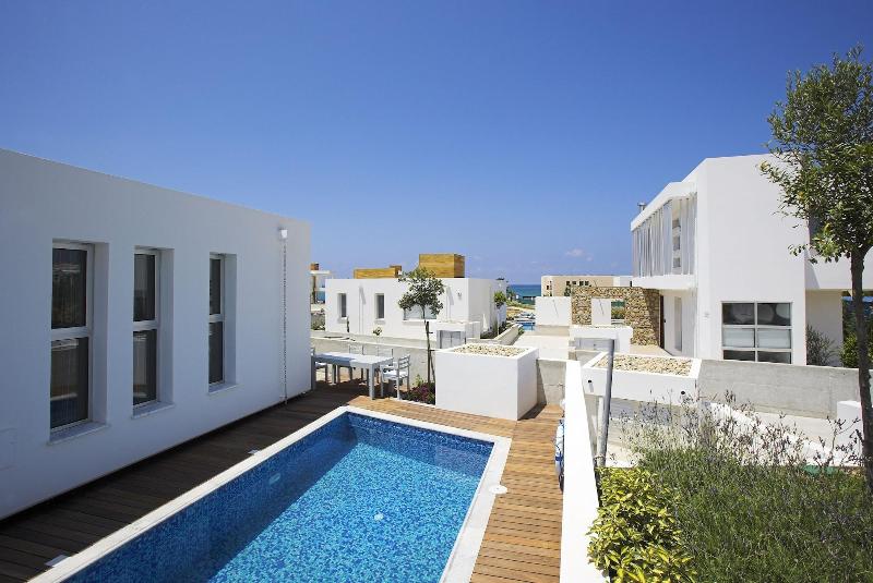 Paradise Cove Luxurious Beach Villas - Oda