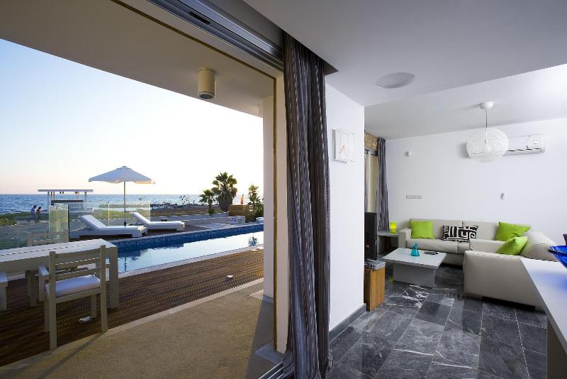 Paradise Cove Luxurious Beach Villas - Oda