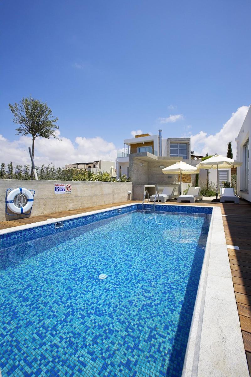 Paradise Cove Luxurious Beach Villas - Oda