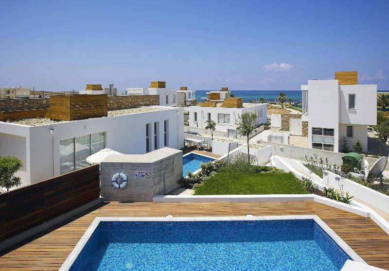 Paradise Cove Luxurious Beach Villas - Oda
