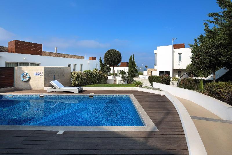 Paradise Cove Luxurious Beach Villas - Oda