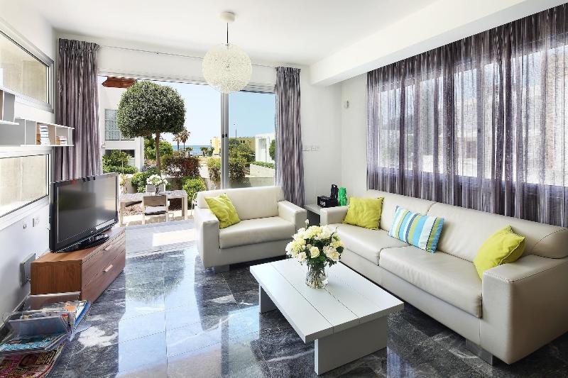 Paradise Cove Luxurious Beach Villas - Oda