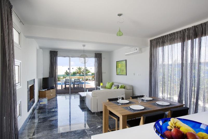 Paradise Cove Luxurious Beach Villas - Oda