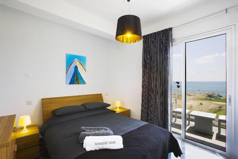Paradise Cove Luxurious Beach Villas - Oda