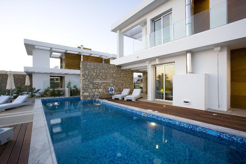 Paradise Cove Luxurious Beach Villas - Oda