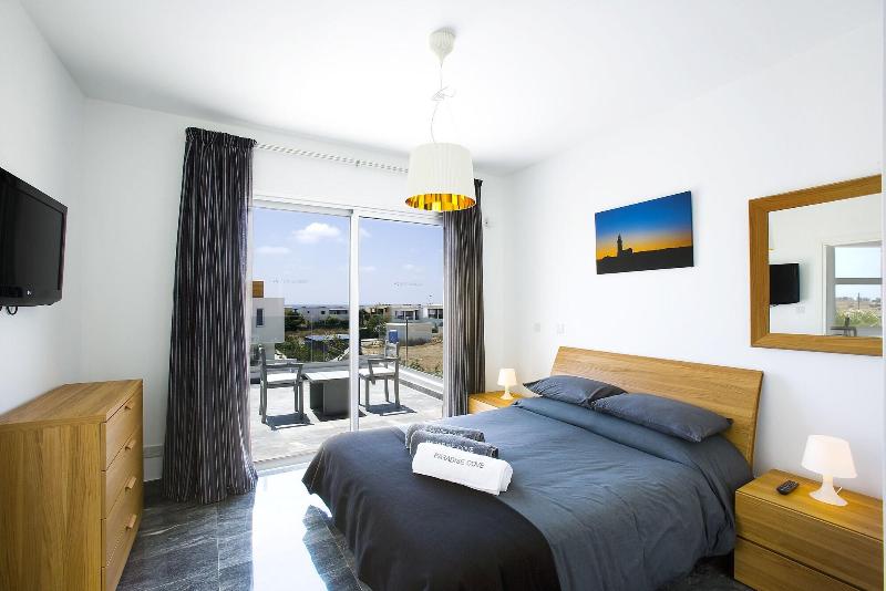 Paradise Cove Luxurious Beach Villas - Oda