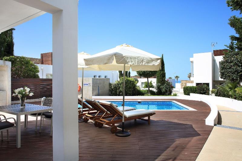 Paradise Cove Luxurious Beach Villas - Oda