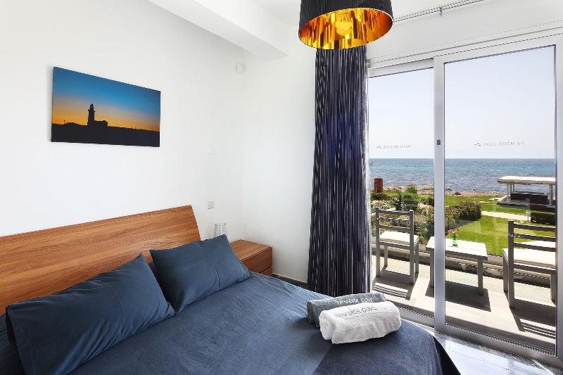 Paradise Cove Luxurious Beach Villas - Oda