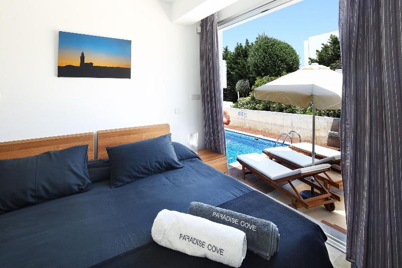 Paradise Cove Luxurious Beach Villas - Oda
