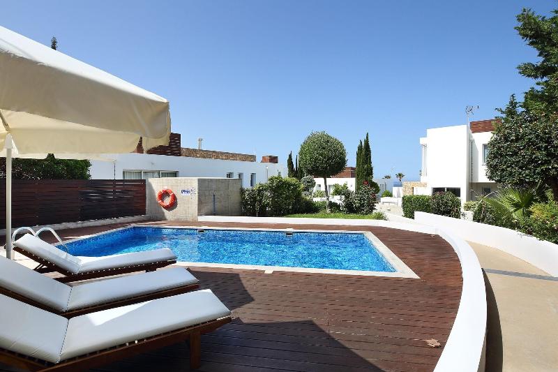 Paradise Cove Luxurious Beach Villas - Oda