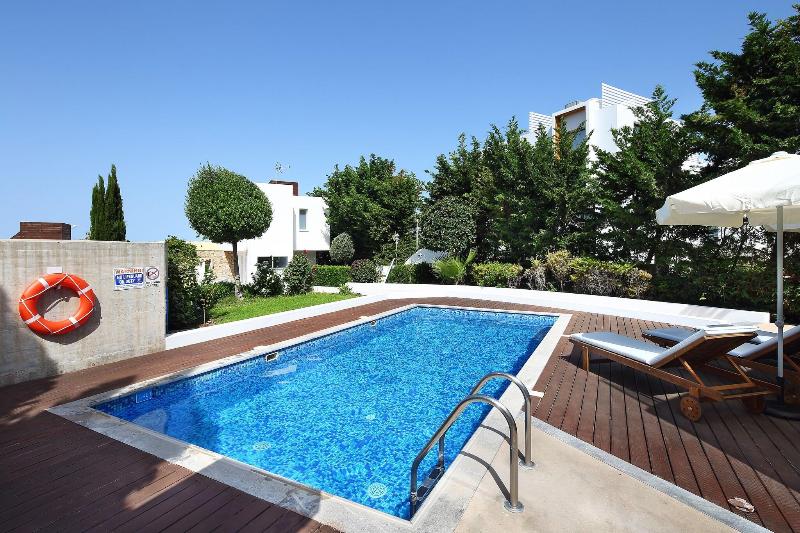 Paradise Cove Luxurious Beach Villas - Havuz