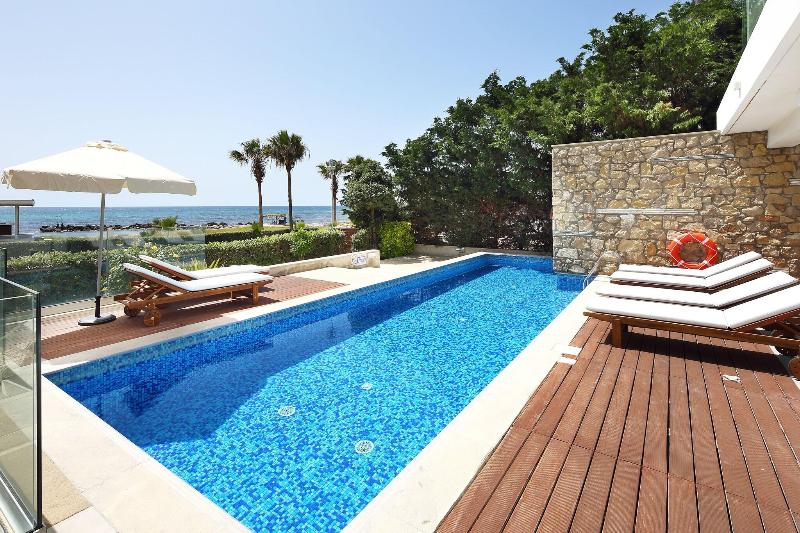 Paradise Cove Luxurious Beach Villas - Havuz